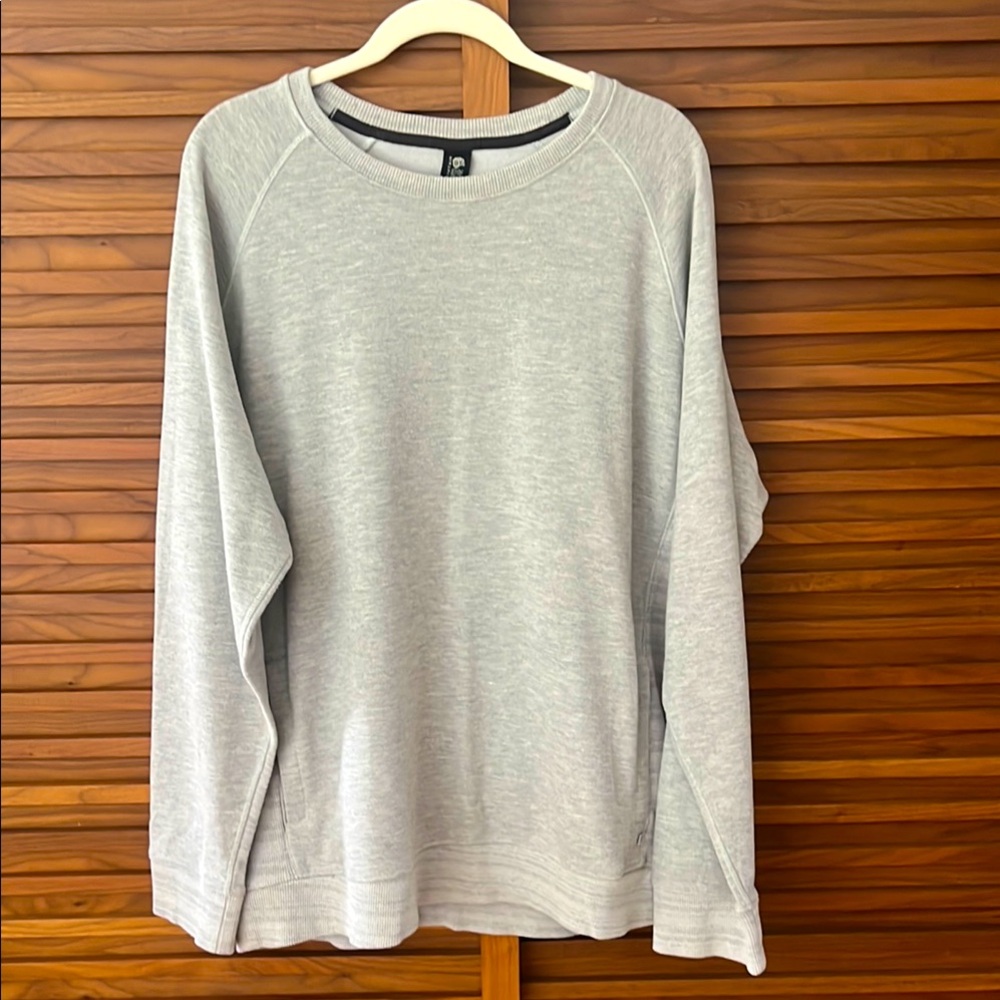 Mountain Hardwear Grey Crewneck Sweater Soft Knit Casual with Pockets